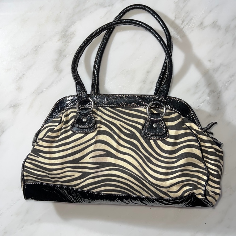 Black & Tan Handbag Brand Unknown  OS